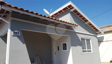 Casa à venda com 3 quartos, sendo 1 suíte,  no Centro, Vinhedo, SP