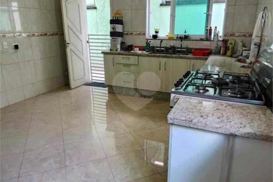 Casa à venda com 3 suítes no condomínio Quinta de Santo Antônio, São Paulo - SP