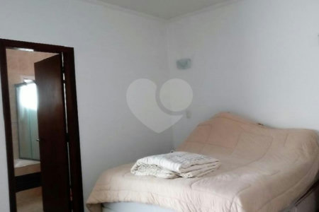 Sobrado à venda com 4 quartos, sendo 2 suítes, em Vila Nivi, São Paulo, SP