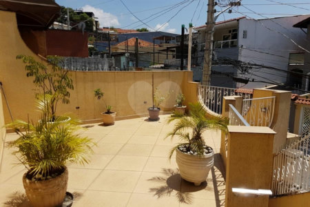 Sobrado à venda com 3 quartos, sendo 1 suíte, em Vila Gustavo, São Paulo, SP