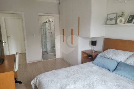 Casa à venda com 3 suítes no condomínio Villaggio Maranello, Vinhedo - SP