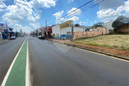 Terreno na Avenida São Carlos