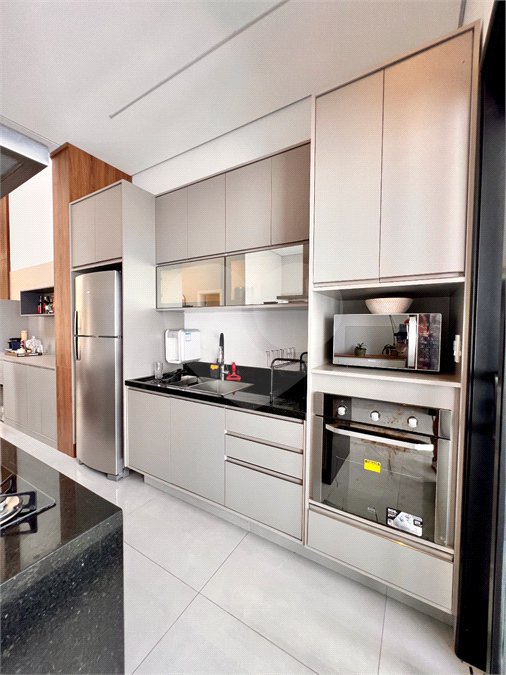 Casa à venda com 3 suítes no condomínio Residencial Mont'alcino, Valinhos - SP