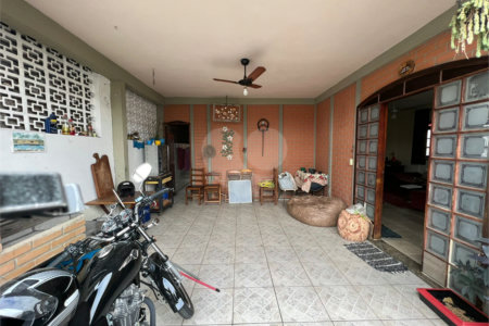 Casa à venda com 4 quartos, sendo 1 suíte,  em Jardim Ponte Grande, Mogi das Cruzes, SP
