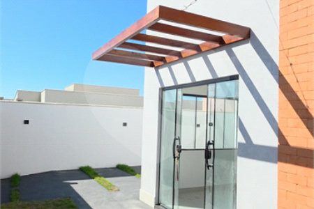 Casa à venda com 3 quartos, sendo 2 suítes, em Guriri, Cabo Frio, RJ