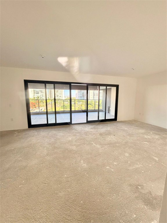 Apartamento à venda com 4 quartos, sendo 3 suítes, em Água Branca, São Paulo, SP