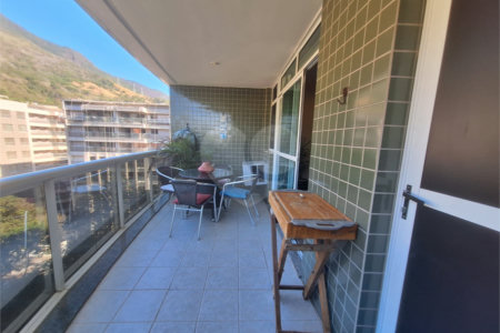 Apartamento à venda com 4 quartos, sendo 1 suíte,  em Tijuca, Rio de Janeiro, RJ