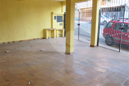 Casa à venda com 4 quartos, sendo 1 suíte, em Vila Santo Estéfano, São Paulo, SP