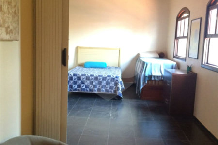 Casa à venda com 4 quartos, sendo 2 suítes, no condomínio Vinhas da Vista Alegre - Lado Sede, Vinhedo - SP
