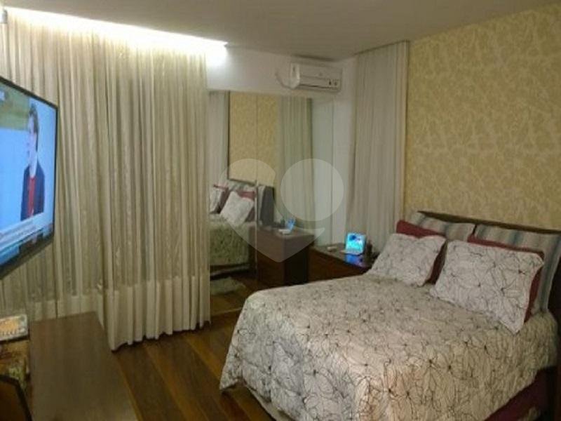 Sobrado à venda com 3 quartos, sendo 1 suíte, em Parada Inglesa, São Paulo, SP