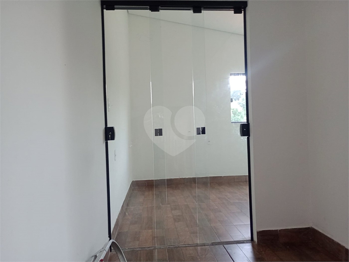 Chácara à venda com 5 quartos, sendo 1 suíte, em Jardim Marabá, Itapetininga, SP