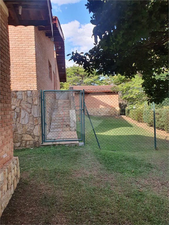 Chácara à venda com 4 quartos, sendo 2 suítes, em Vale dos Pinheiros, Atibaia, SP