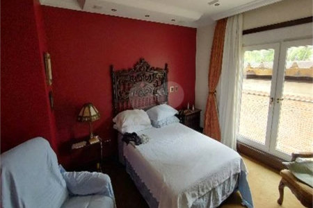 Sobrado de 344m2 à venda com 4 dormitórios no Pacaembu
