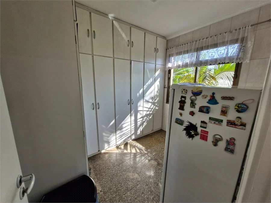 Casa à venda com 4 suítes no condomínio Villa Viana II, Cotia - SP