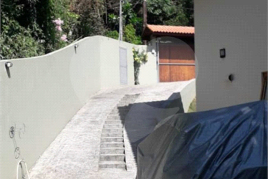Casa à venda com 3 quartos, sendo 4 suítes,  no condomínio Alpes da Cantareira, Mairiporã - SP
