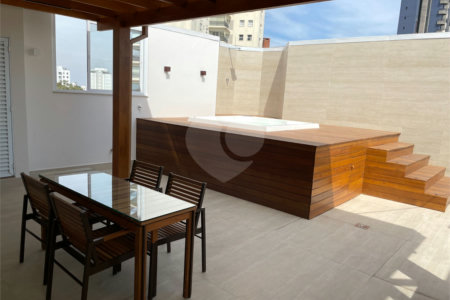 Apartamento à venda com 4 suítes em Vila Suzana, São Paulo, SP