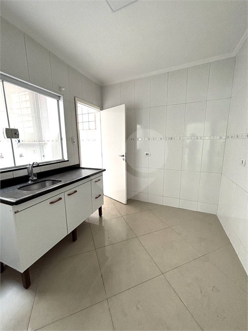 Sobrado à venda com 3 quartos, sendo 1 suíte, em Vila Invernada, São Paulo, SP