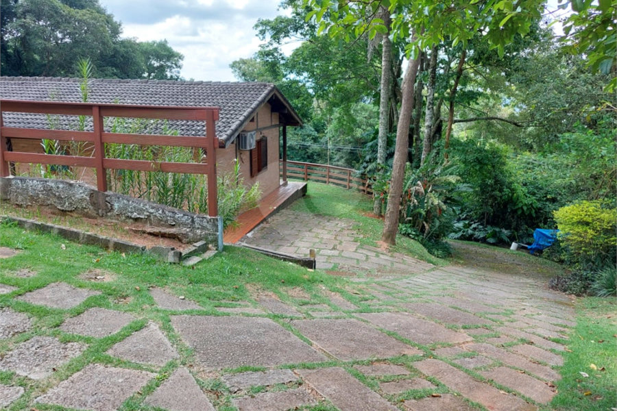 Casa à venda com 3 suítes em Roseira, Mairiporã, SP
