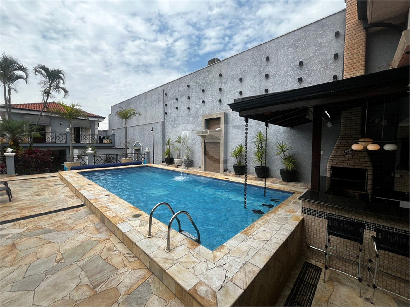 Casa à venda com 6 quartos, sendo 3 suítes, no Centro, Itapetininga, SP