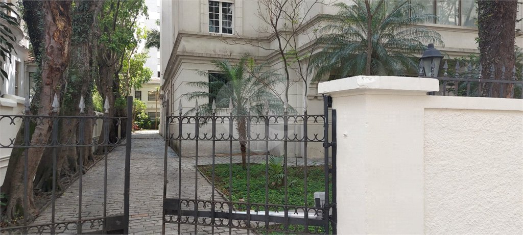 Apartamento à venda com 3 quartos, sendo 1 suíte, em Santa Cecília, São Paulo, SP