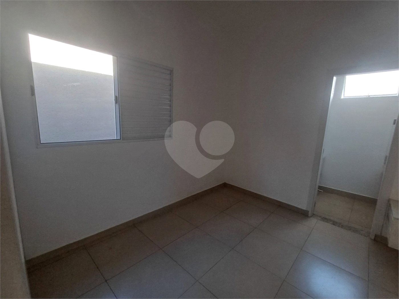Casa à venda com 3 quartos, sendo 2 suítes, no condomínio Sollaris, Araraquara - SP