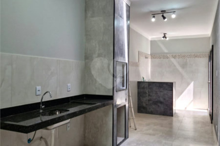 Casa à venda com 2 quartos, sendo 1 suíte, no condomínio Residencial Jardim, Sorocaba - SP