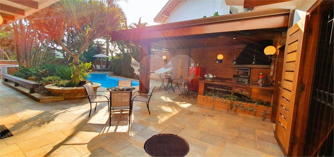 Casa à venda com 5 suítes em Jardim Leonor, São Paulo, SP