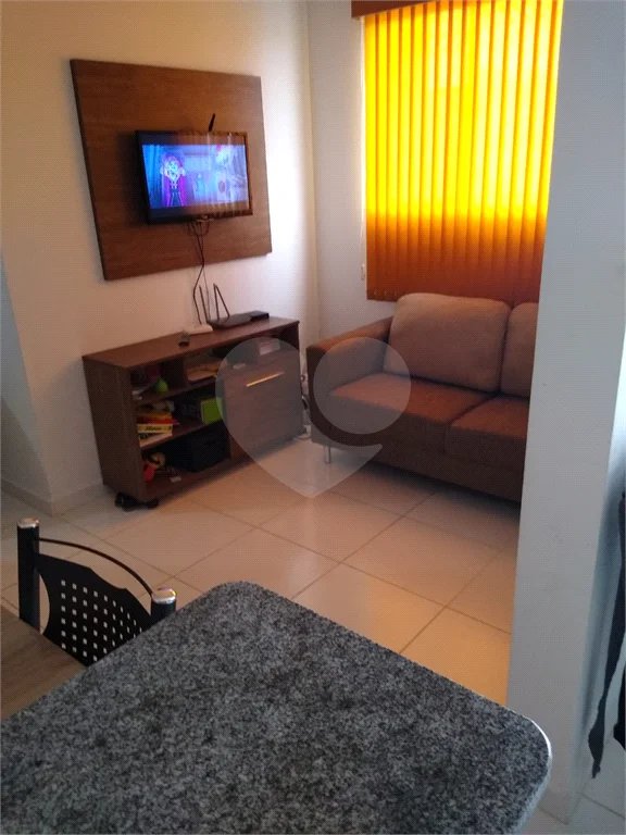 Apartamento com 2 dormitórios
