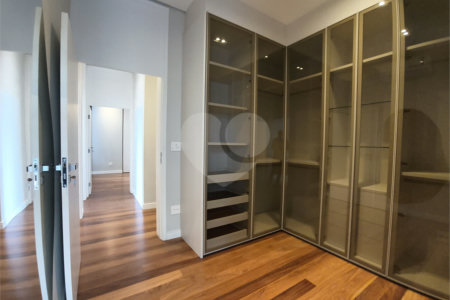 Casa à venda com 4 suítes no condomínio Alphaville Nova Esplanada 1, Votorantim - SP
