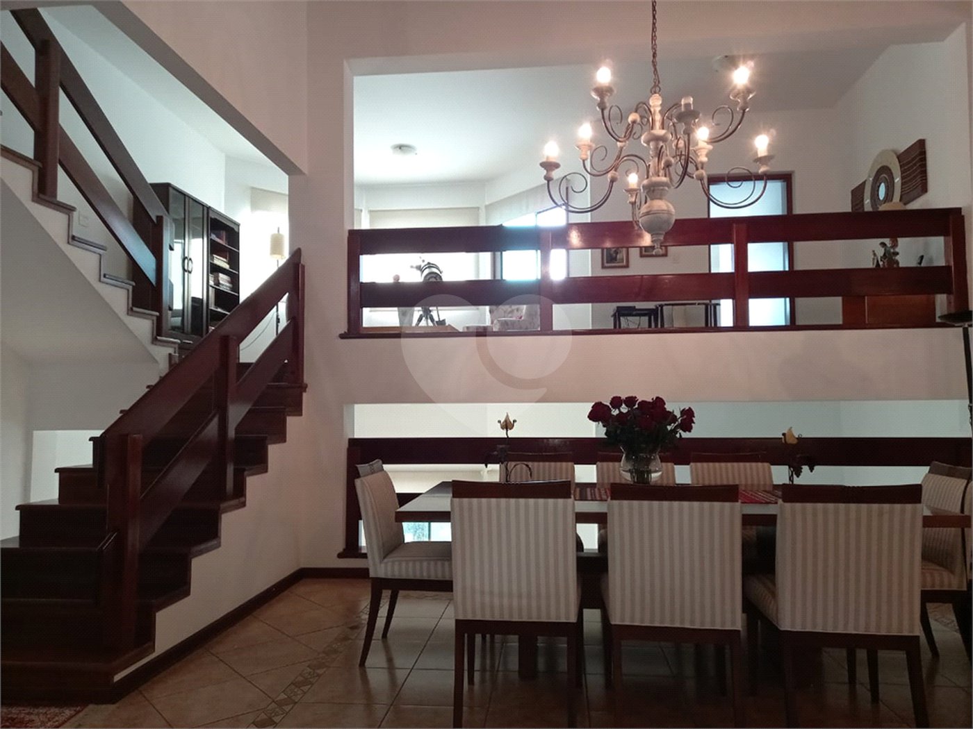 Casa à venda com 4 quartos, sendo 1 suíte, no condomínio Vale do Itamaracá, Valinhos - SP