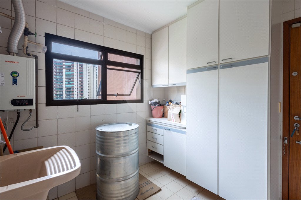 Apartamento à venda com 4 quartos, sendo 3 suítes,  em Jardim Monte Kemel, São Paulo, SP