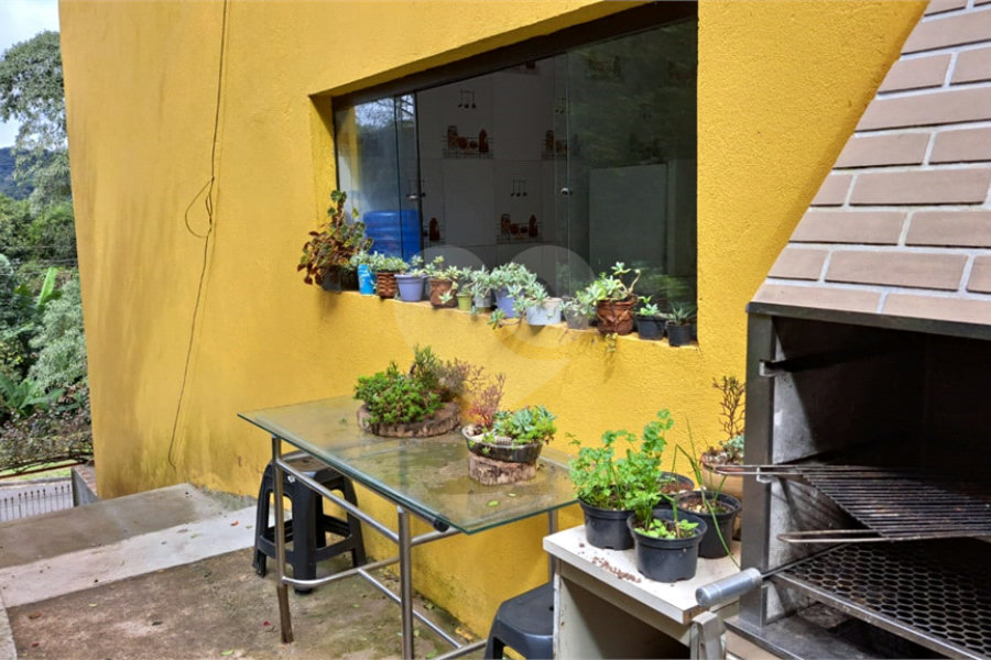 Casa à venda com 3 quartos, sendo 1 suíte, no condomínio Alpes da Cantareira, Mairiporã - SP