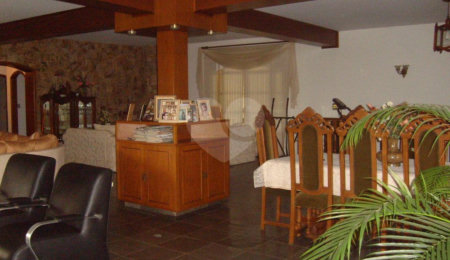 Casa à venda ou para alugar com 4 quartos, sendo 2 suítes,  no Centro, Vinhedo, SP