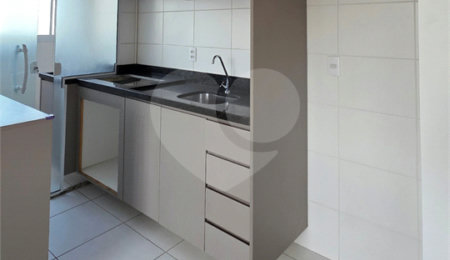 Apartamento à venda com 2 quartos em Vila Zat, São Paulo, SP