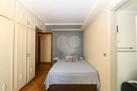 Apartamento à venda com 5 quartos, sendo 2 suítes, em Vila Clementino, São Paulo, SP