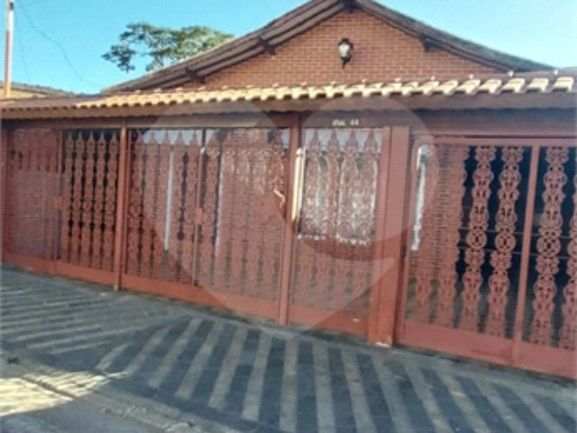Casa à venda com 3 quartos, sendo 1 suíte,  em Vila Scarpelli, Santo André, SP
