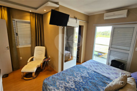 Sobrado à venda com 3 quartos, sendo 1 suíte,  em Residencial Colinas, Mogi das Cruzes, SP