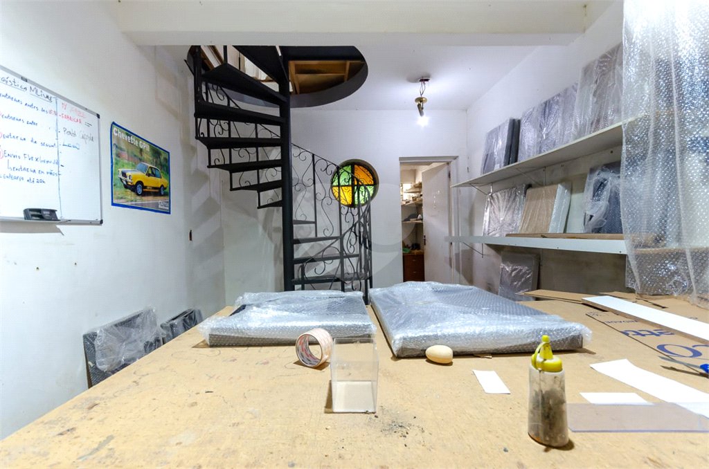 Sobrado à venda ou para alugar com 4 quartos, sendo 1 suíte, em Vila Anglo Brasileira, São Paulo, SP