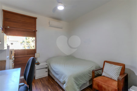 Sobrado à venda com 3 quartos, sendo 1 suíte, em Alto da Boa Vista, São Paulo, SP
