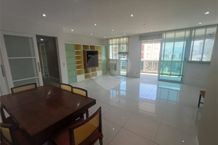 Apartamento à venda com 4 quartos, sendo 1 suíte, em Tijuca, Rio de Janeiro, RJ