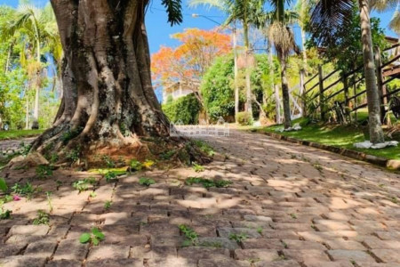 Casa à venda com 6 suítes no condomínio Portal Ouro Verde, Atibaia - SP