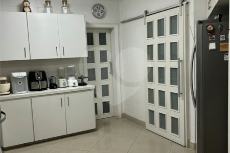 Apartamento à venda com 4 suítes em Real Parque, São Paulo, SP