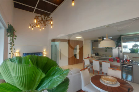 Apartamento à venda ou para alugar com 2 suítes em Itacorubi, Florianópolis, SC