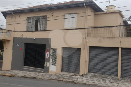 Sobrado à venda com 4 quartos em Calmon Viana, Poá, SP