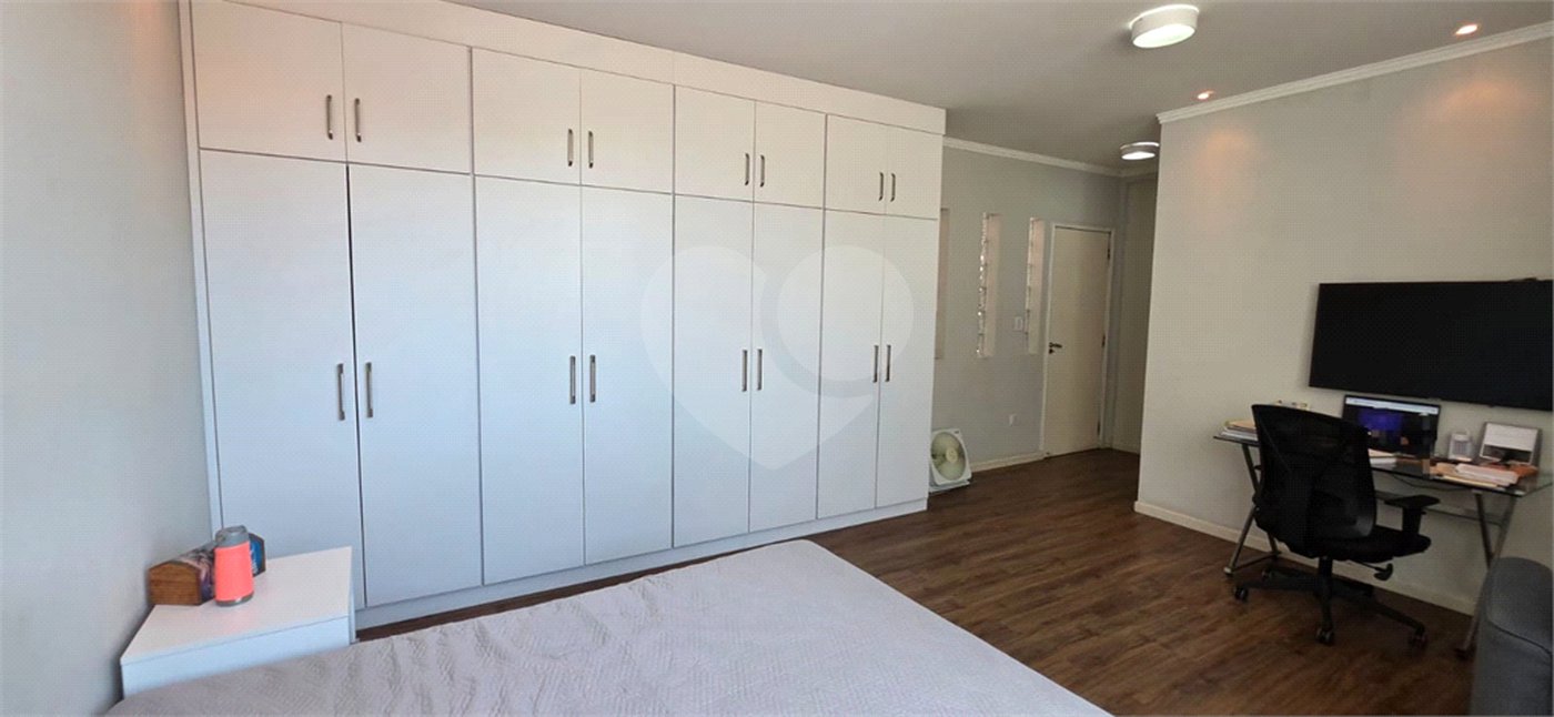 Casa Térrea à venda ou para alugar com 8 quartos, sendo 4 suítes, em Vila Pereira Barreto, São Paulo, SP
