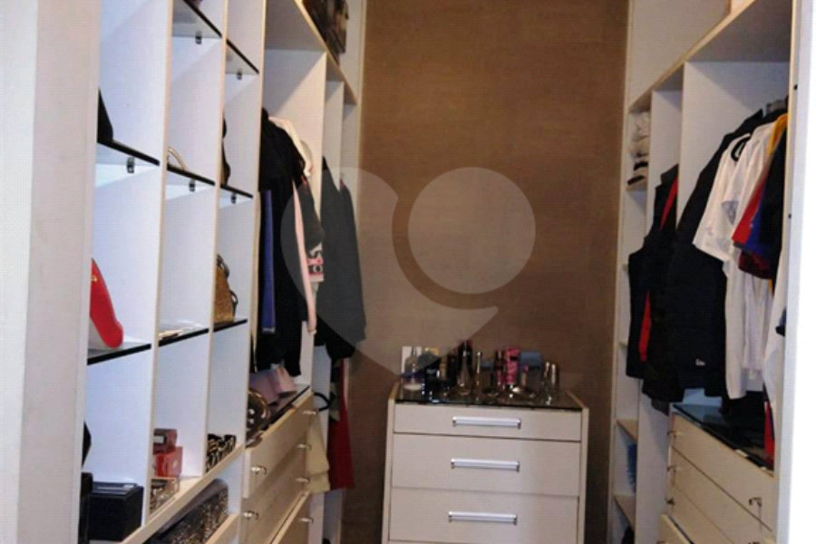 Casa à venda com 8 quartos, sendo 4 suítes, em Santa Inês, Mairiporã, SP