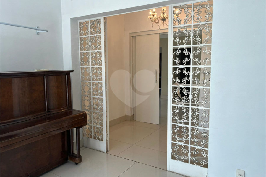Casa à venda com 4 quartos, sendo 1 suíte, em Jardim São Bento, São Paulo, SP