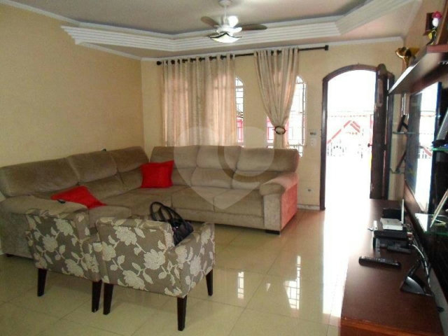 Sobrado à venda com 3 suítes em Vila Galvão, Guarulhos, SP