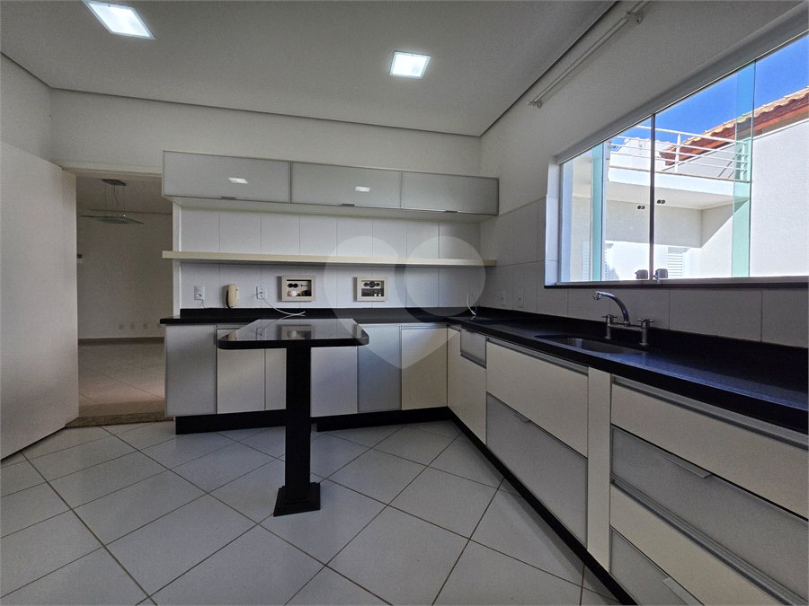 Casa para alugar com 3 suítes no condomínio Residencial Villa dos Inglezes, Sorocaba - SP