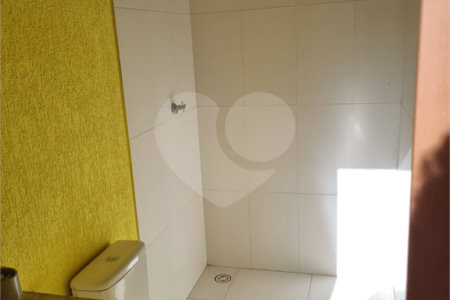 Casa à venda com 2 suítes no condomínio Jd. Avelino II, São Paulo - SP